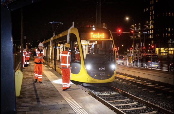 Tram rijdt testrit