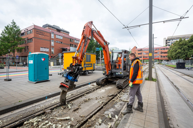 aansnijden oude deklaag en spoor