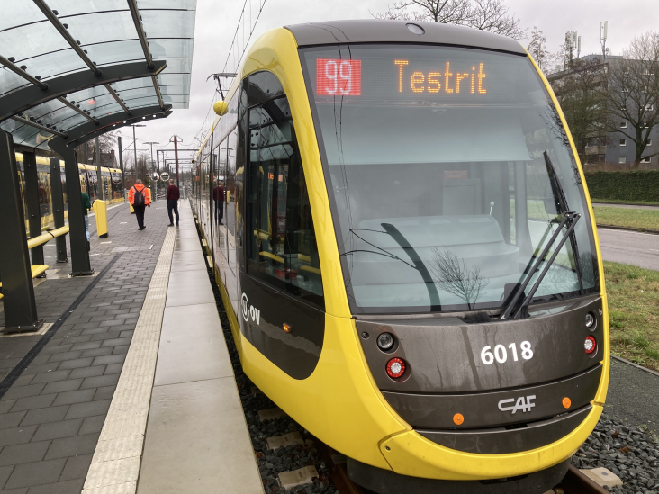 tram 22 rijdt testrit