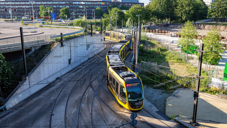 Tram 22 onderweg van Utrecht Science Park naar Utrecht Centraal Station