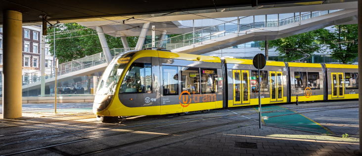 Tramlijn 22 op weg naar bestemming