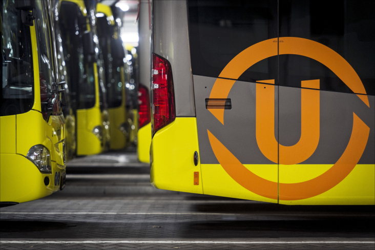 Bus met U-OV logo