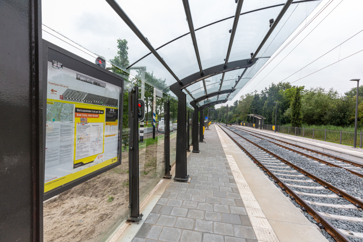 Foto van de tramhalte bij de Fokkesteeg